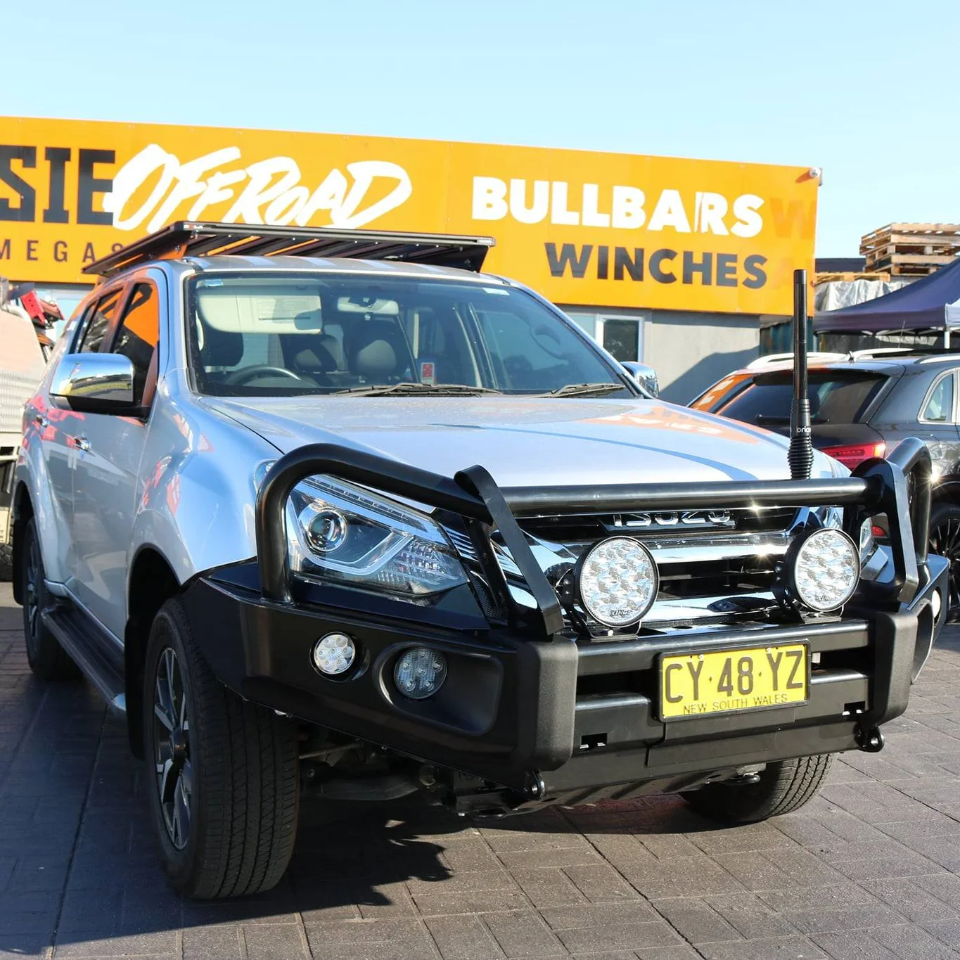 Isuzu MUX Bullbar Rockarmor Elite Suits 05/2017 - 07/2021 - Image 4