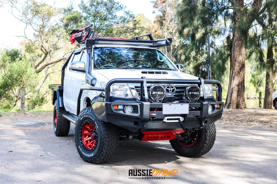 N70 Hilux Touring Pack Suits: 08/2011 - 08/2015 - Prem Bullbar, Winch, Lights, uhf + Free Fridge - Image 4