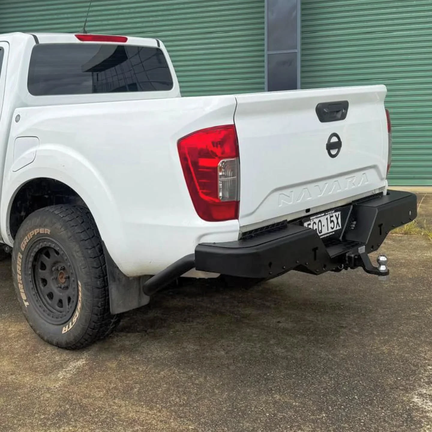 NP300 Navara Rear Step Tow Bar - Rockarmor 4x4 - Image 3
