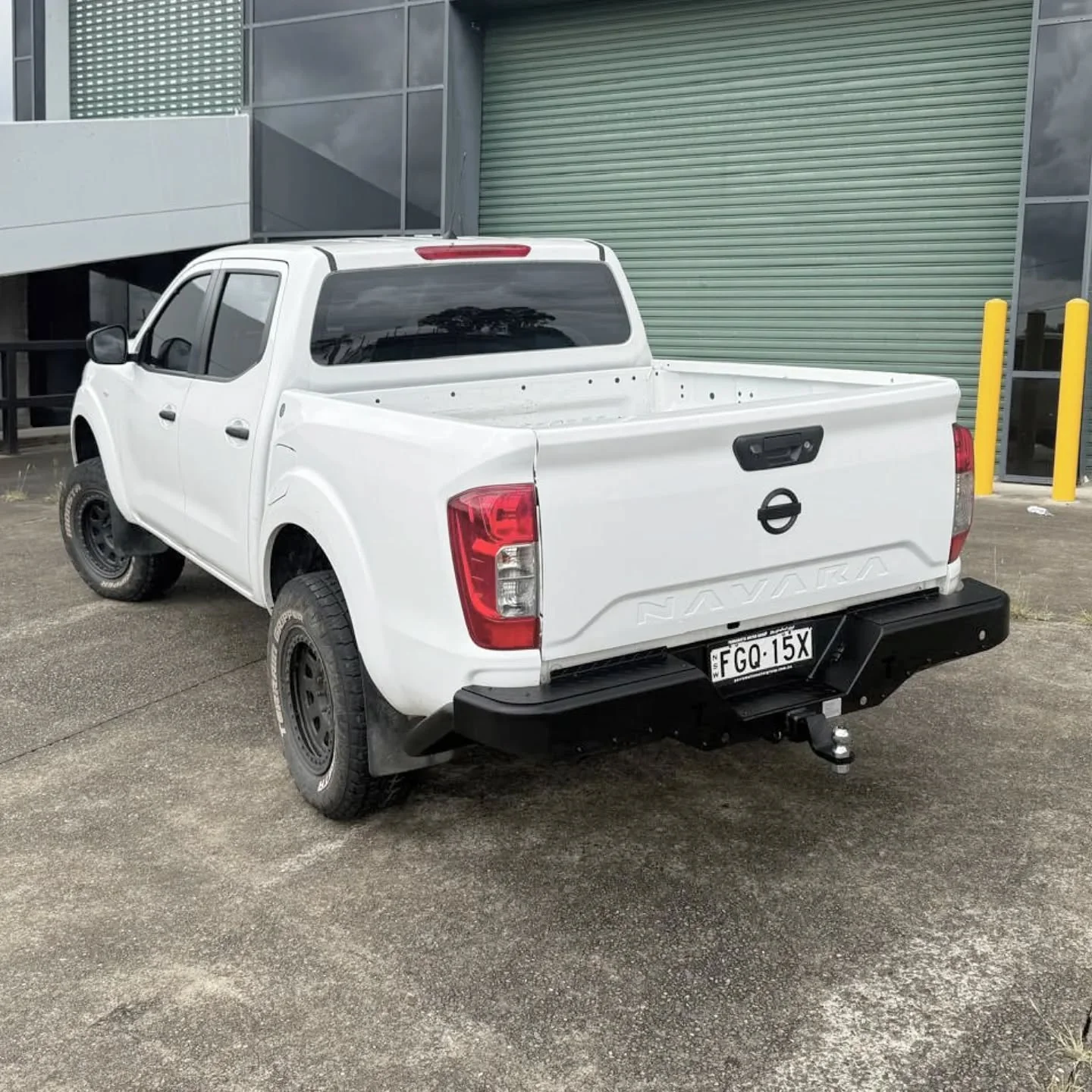 NP300 Navara Rear Step Tow Bar - Rockarmor 4x4 - Image 8