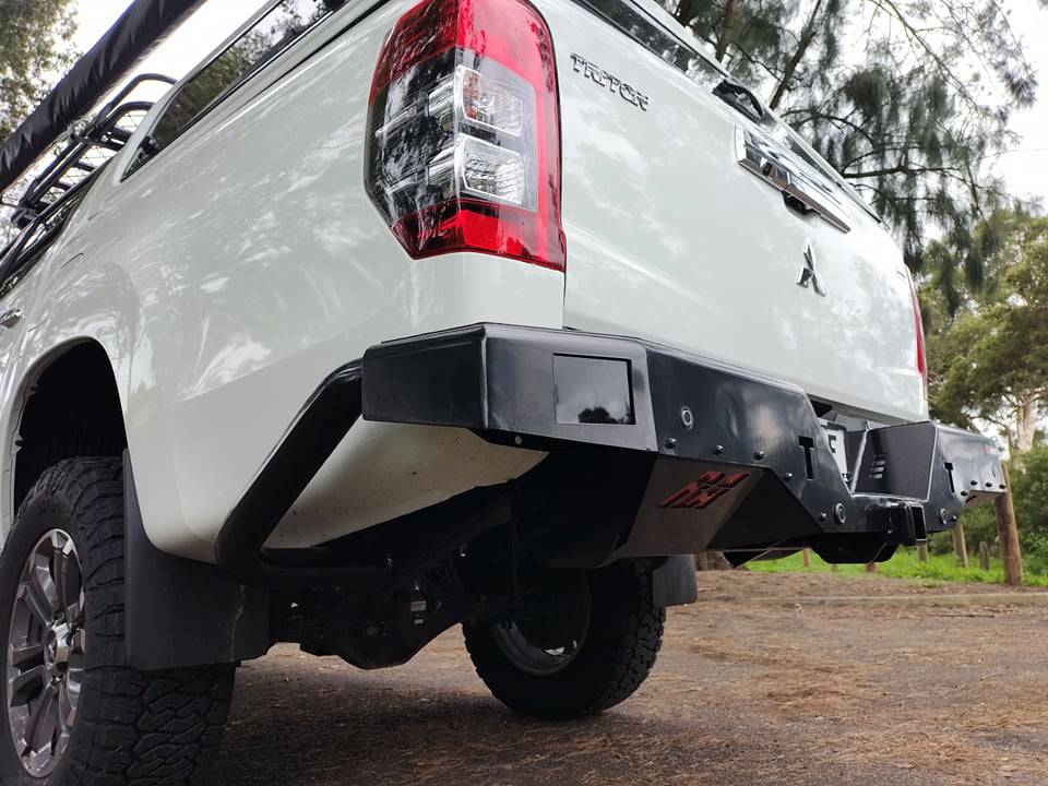 MR TRITON REAR STEP TOW BAR - ROCKARMOR 4X4 - Image 4